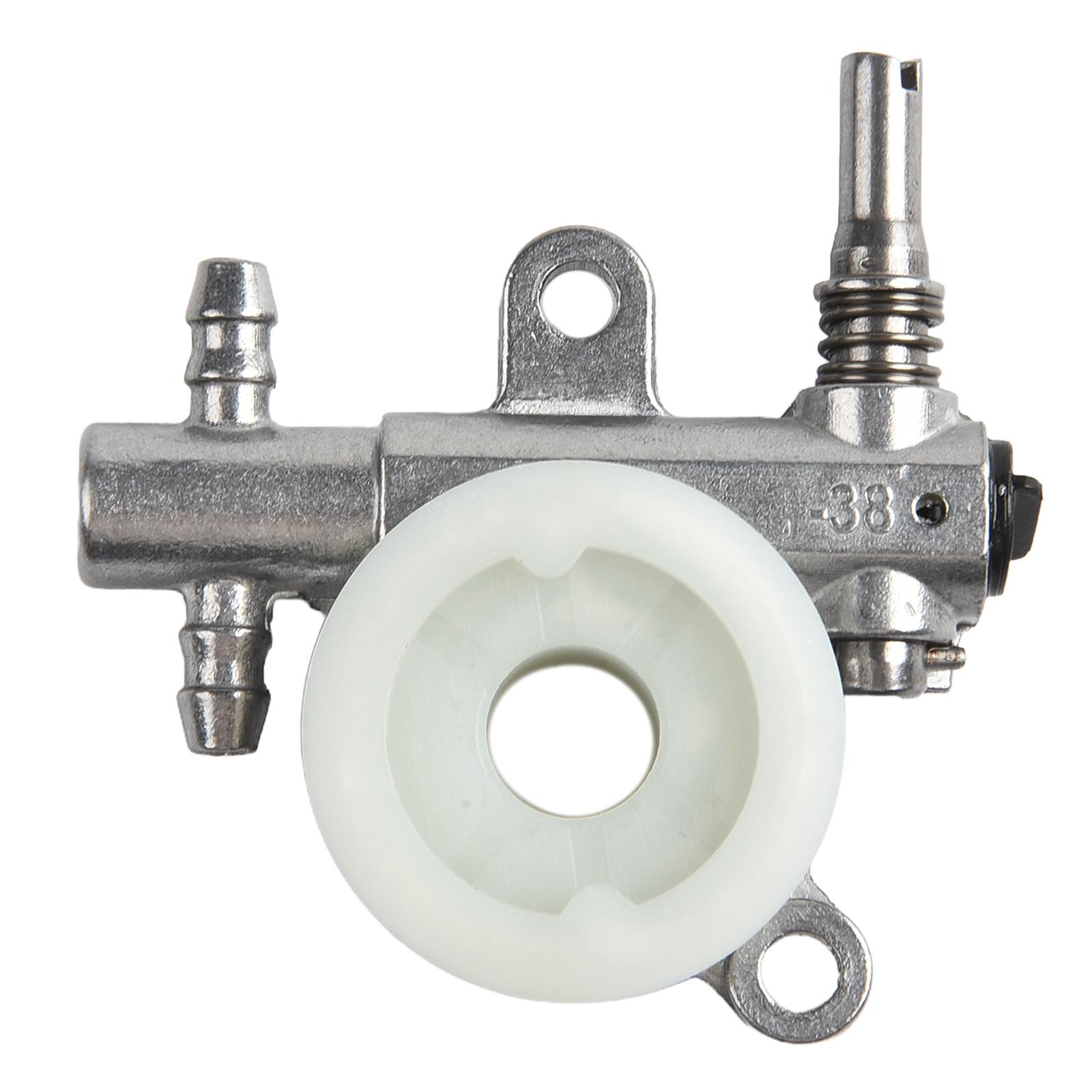 1Pcs Chainsaw Oil Pump With Worm Drive Gear For 2500 3800 Chainsaw Spare Parts Electric Saw Parts Garden Accessories
1Pcs Chainsaw Oil Pump With Worm Drive Gear For 2500 3800 Chainsaw Spare Parts Electric Saw Parts Garden Accessories