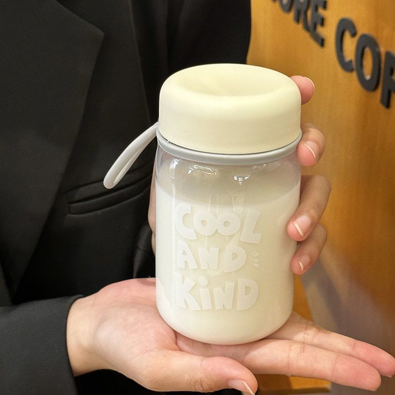 Girls high-value outdoor rope cup anti-drop and leak-proof plastic cup ml
Girls high-value outdoor rope cup anti-drop and leak-proof plastic cup ml