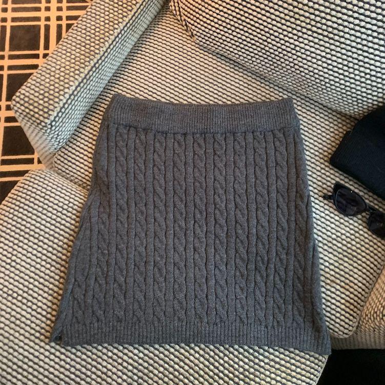 Women s High-Waist Korean Style Slimming Mini Skirt - Soft, Sexy, and Versatile for Winter 2025 One Size
Women s High-Waist Korean Style Slimming Mini Skirt - Soft, Sexy, and Versatile for Winter 2025 One Size