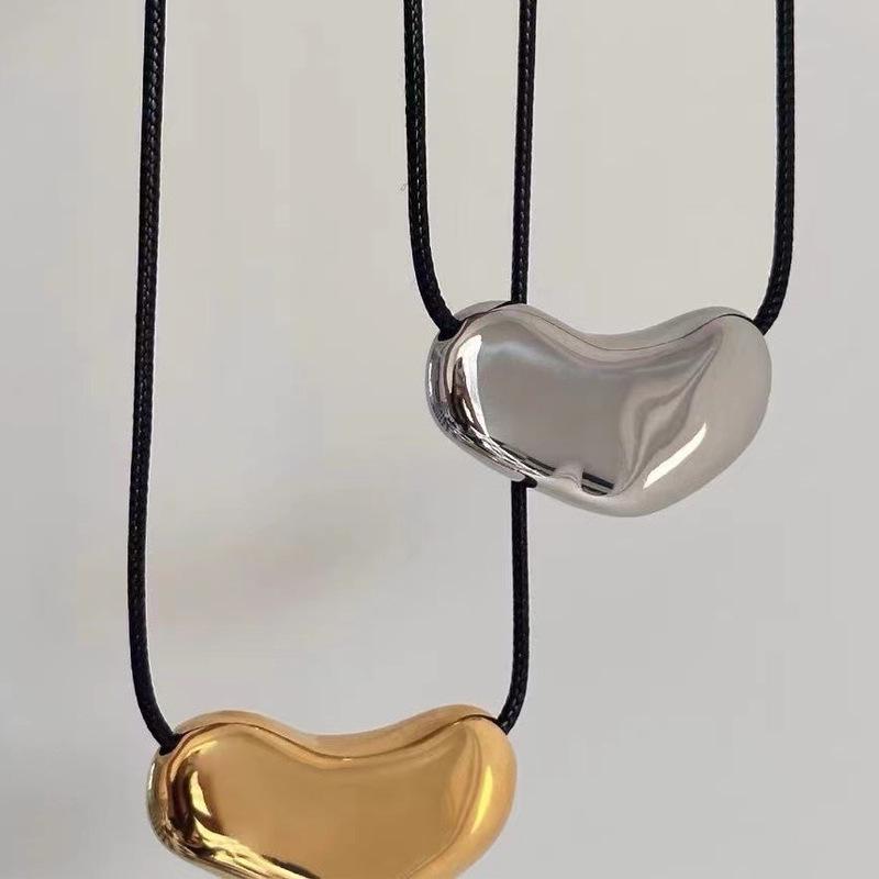 Minimalist Small Heart Pendant Leather Cord Necklace for Women - High-End, Versatile Fashion золотой
Minimalist Small Heart Pendant Leather Cord Necklace for Women - High-End, Versatile Fashion золотой