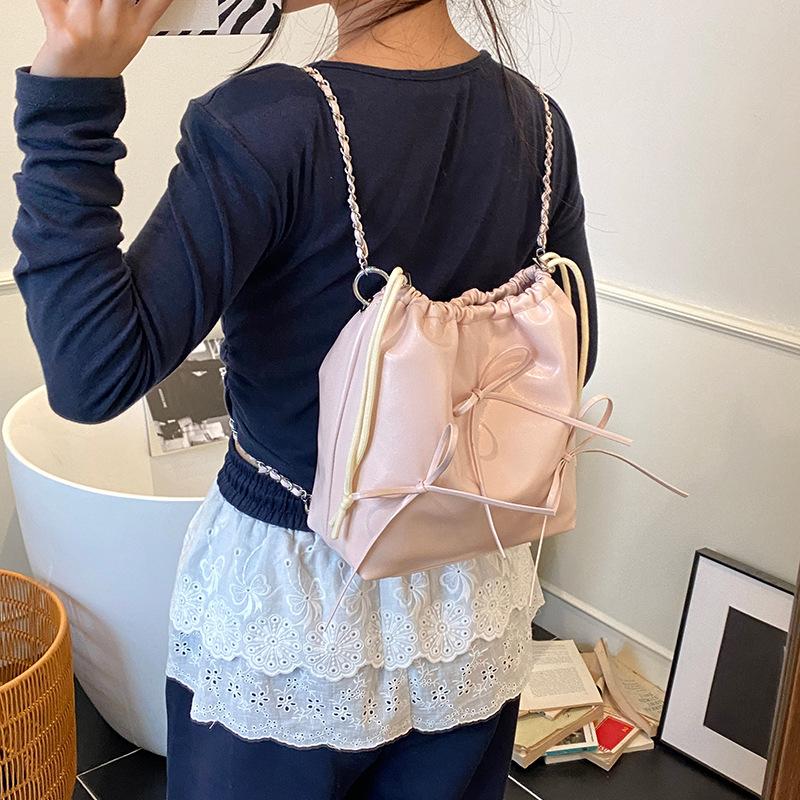Popular small bag women s 2025 new summer casual fashion shoulder messenger bag simple double shoulder bucket bag
Popular small bag women s 2025 new summer casual fashion shoulder messenger bag simple double shoulder bucket bag