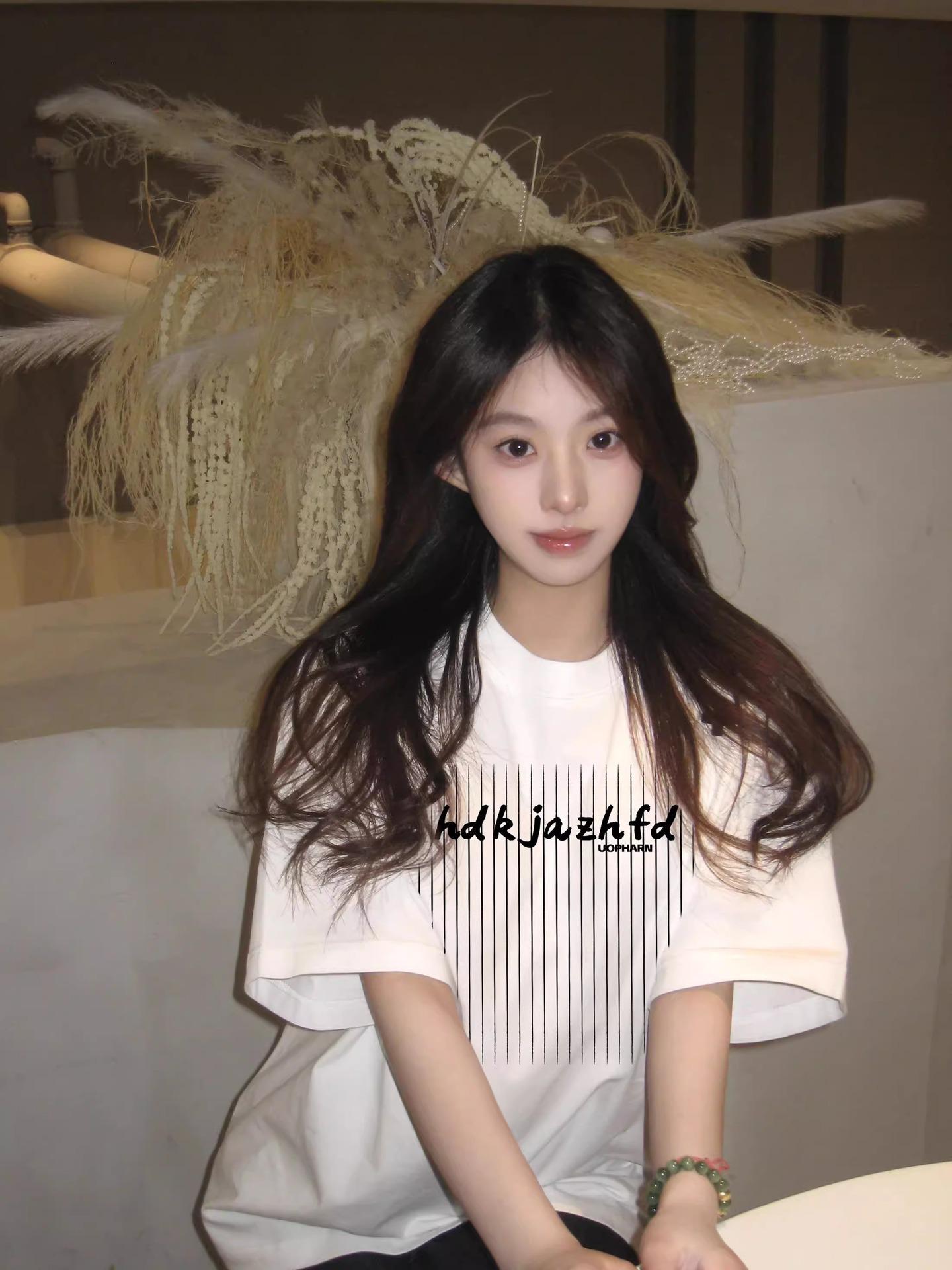 2025 New Plus Size Women s Pure Cotton White Short-Sleeve T-Shirt with Unique American Design L
2025 New Plus Size Women s Pure Cotton White Short-Sleeve T-Shirt with Unique American Design L