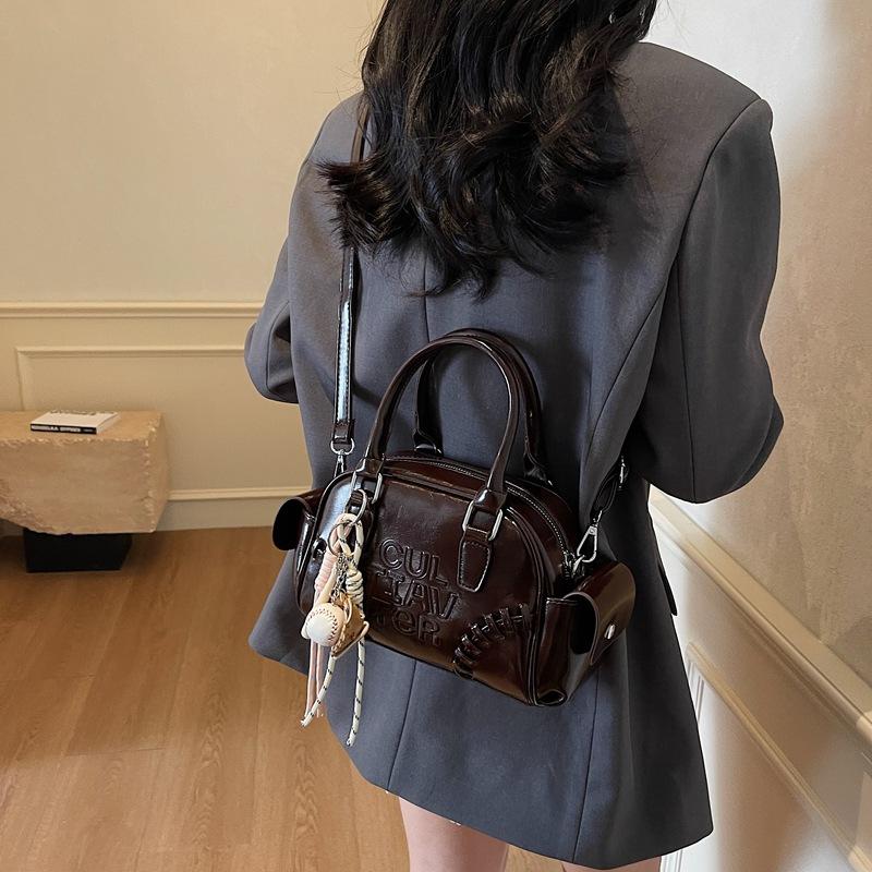 Fashion women s bags large-capacity shoulder bags 205 new retro shoulder underarm bags pillow bags
Fashion women s bags large-capacity shoulder bags 205 new retro shoulder underarm bags pillow bags