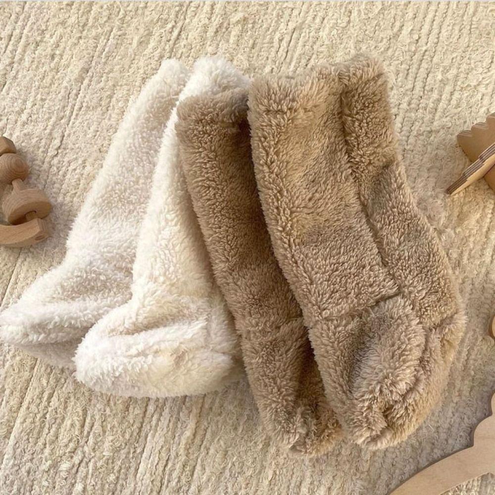 1 Pair Solid Color Baby Foot Warmer Infant Thickened Children s Sleeping Sock Winter білий
1 Pair Solid Color Baby Foot Warmer Infant Thickened Children s Sleeping Sock Winter білий