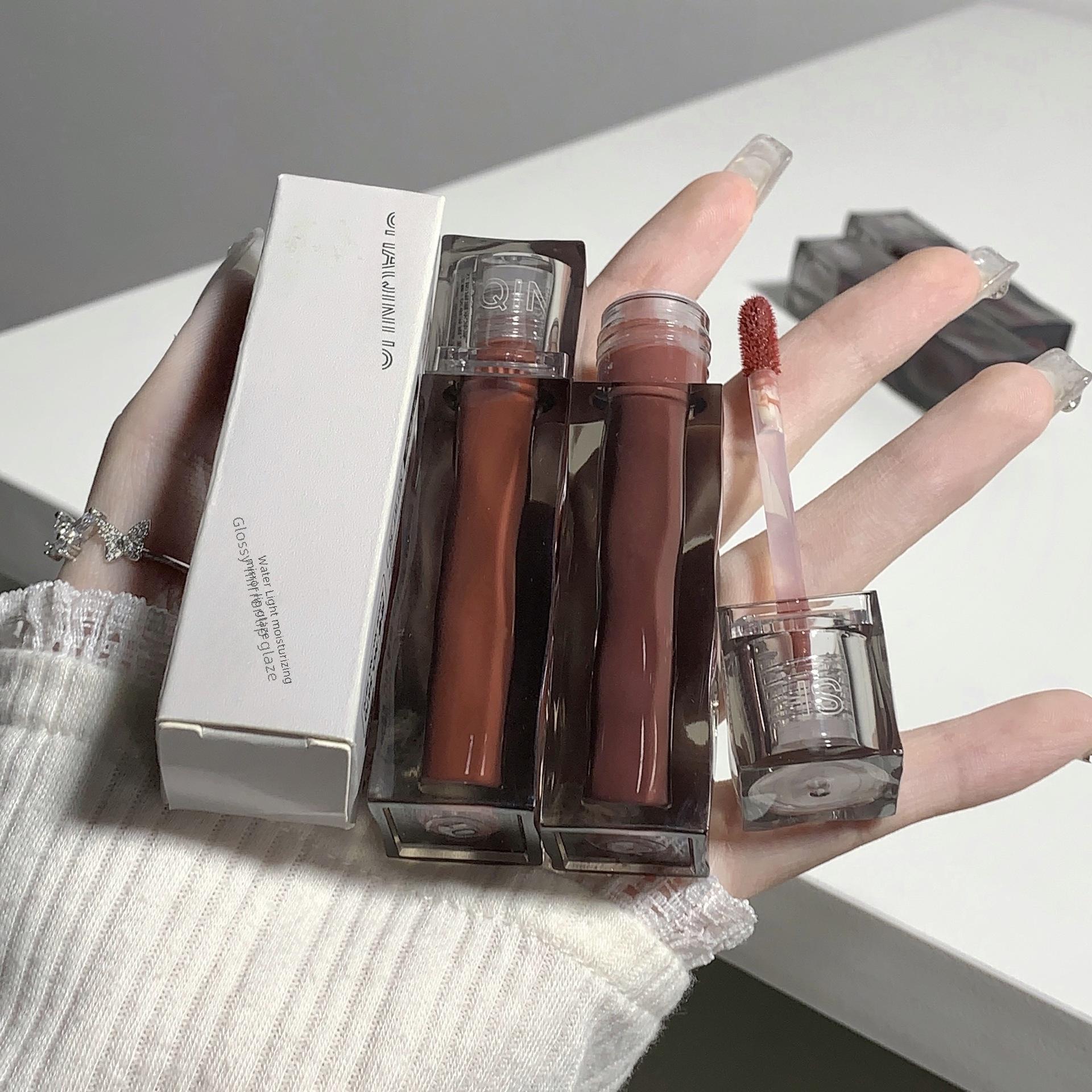 SHAQINUO Watery & Shiny Mirror Lip Glaze — увлажняющий, антипригарный, стеклянный блеск для губ
SHAQINUO Watery & Shiny Mirror Lip Glaze — увлажняющий, антипригарный, стеклянный блеск для губ