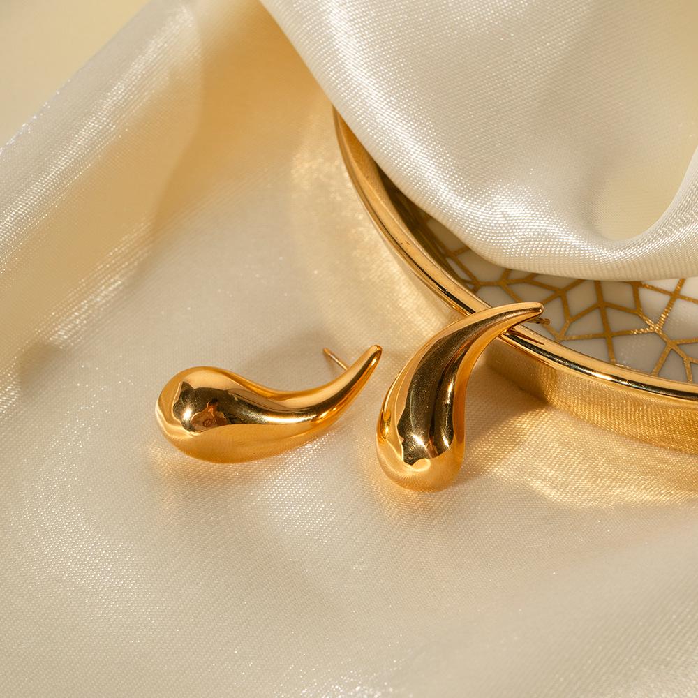 18k Gold-Plated Titanium Steel Water Drop Earrings - European & American Cold Style Women s Fashion Jewelry
18k Gold-Plated Titanium Steel Water Drop Earrings - European & American Cold Style Women s Fashion Jewelry