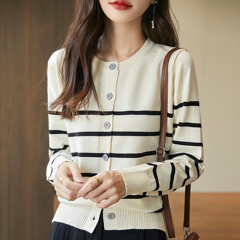 Spring and Autumn New Women s Knitted Sweater, Round-neck Striped Coat Sweater, Korean Version for Women XXL чорний/білий
Spring and Autumn New Women s Knitted Sweater, Round-neck Striped Coat Sweater, Korean Version for Women XXL чорний/білий