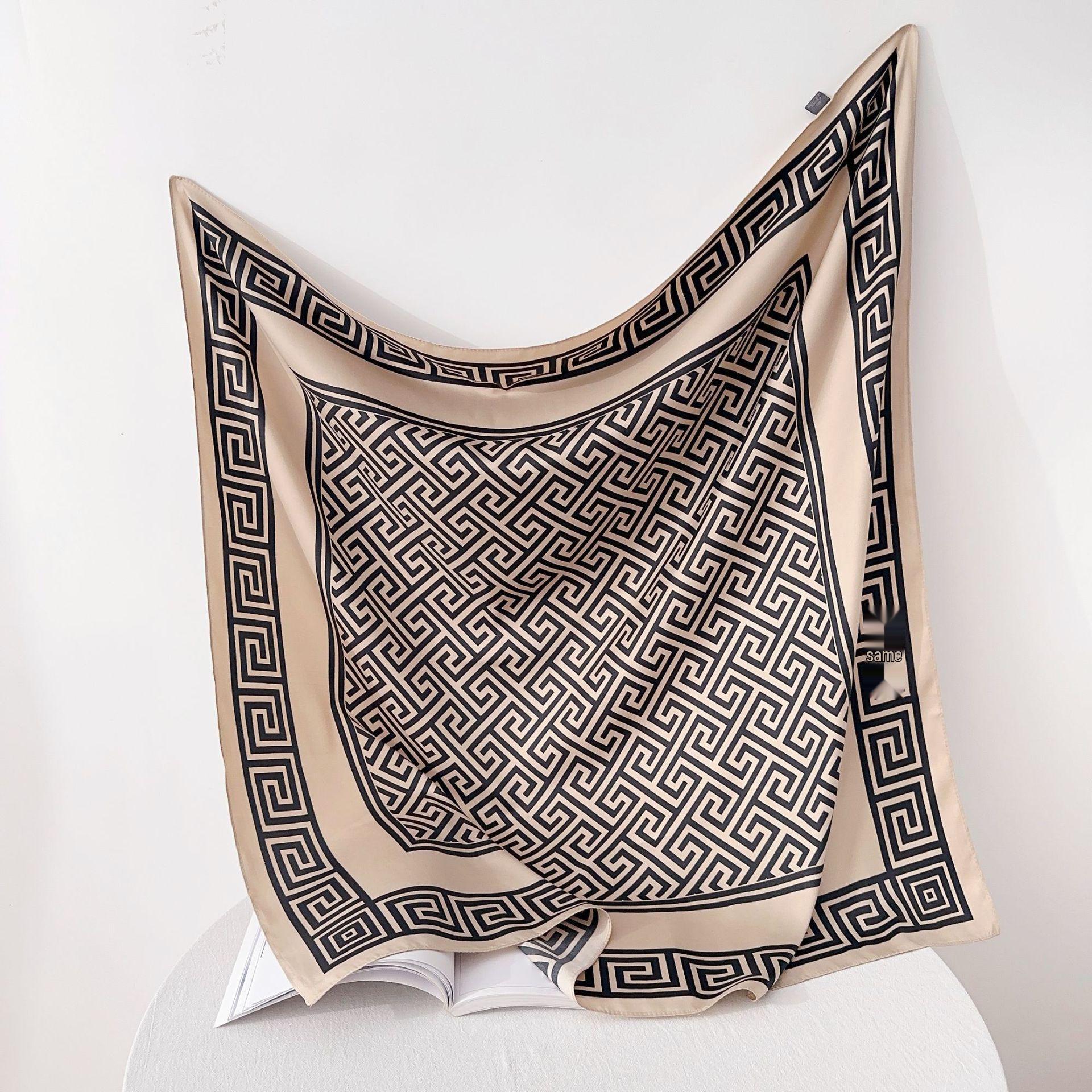 Большой квадратный шелковый шарф 90 см в корейском стиле для женщин - Декоративная весенне-летняя шаль, защита от солнца и дорожное пляжное полотенце. 90x90cm
Большой квадратный шелковый шарф 90 см в корейском стиле для женщин - Декоративная весенне-летняя шаль, защита от солнца и дорожное пляжное полотенце. 90x90cm