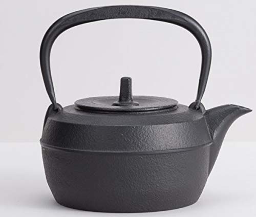 Iwachu 11722 Iron Kettlebaum, Induction Compatible, Black Baked (Kamayaki), 0.4 gal (1.1 L), Nambu Ironware
Iwachu 11722 Iron Kettlebaum, Induction Compatible, Black Baked (Kamayaki), 0.4 gal (1.1 L), Nambu Ironware