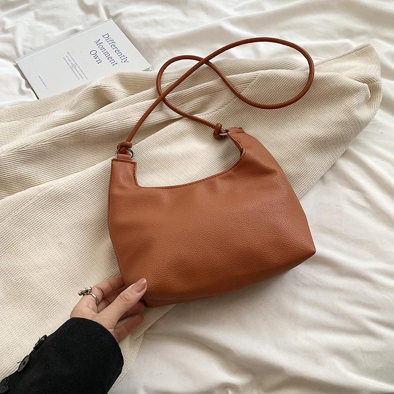 2025 summer new solid color simple niche Korean version shoulder bag women s commuter messenger bag popular women s bags this year коричневый
2025 summer new solid color simple niche Korean version shoulder bag women s commuter messenger bag popular women s bags this year коричневый