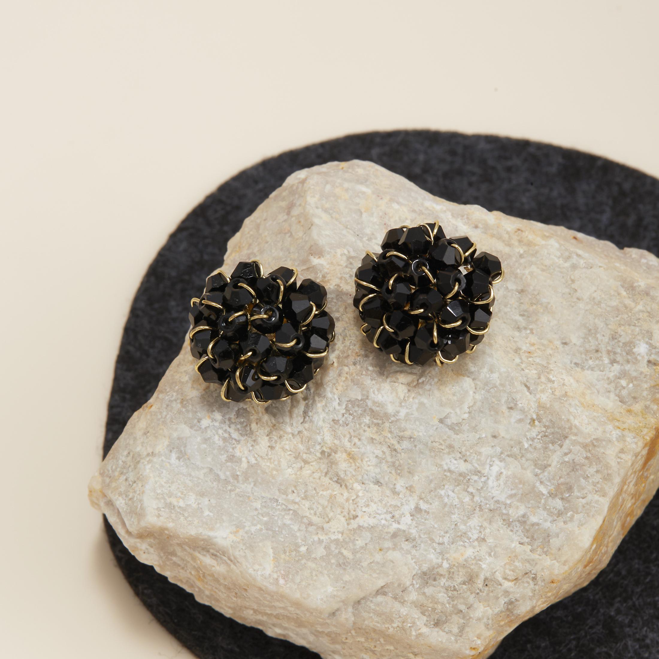 Golden Handmade Beaded Flower Stud Earrings for Women 3 Colors Trendy Jewelry Gift чорний
Golden Handmade Beaded Flower Stud Earrings for Women 3 Colors Trendy Jewelry Gift чорний