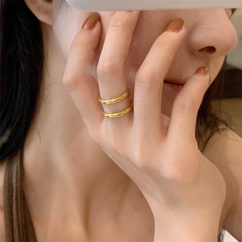 Trendy European & American Double Curved Surface Wide Band Ring - Double Layer Index & Finger Ring for Women Size 8 золотий
Trendy European & American Double Curved Surface Wide Band Ring - Double Layer Index & Finger Ring for Women Size 8 золотий