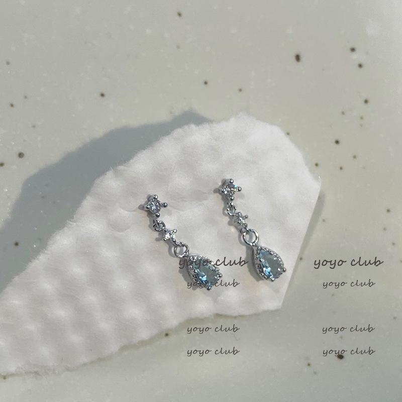 French design lake water blue zircon water drop stud earrings female, silver needle light luxury exquisite versatile temperament earrings earrings светло-синий
French design lake water blue zircon water drop stud earrings female, silver needle light luxury exquisite versatile temperament earrings earrings светло-синий