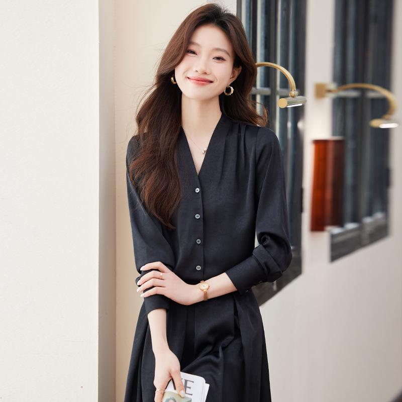 Women s White Chiffon V-Neck Long Sleeve Blouse - Elegant Autumn Professional Design L
Women s White Chiffon V-Neck Long Sleeve Blouse - Elegant Autumn Professional Design L