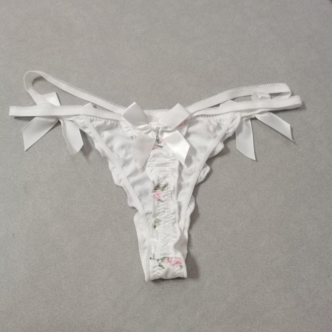 European & American Sexy Women s T-Back Lingerie with Large Bow & Cross Straps Temptation Thong One size (120-180 lbs) белый
European & American Sexy Women s T-Back Lingerie with Large Bow & Cross Straps Temptation Thong One size (120-180 lbs) белый
