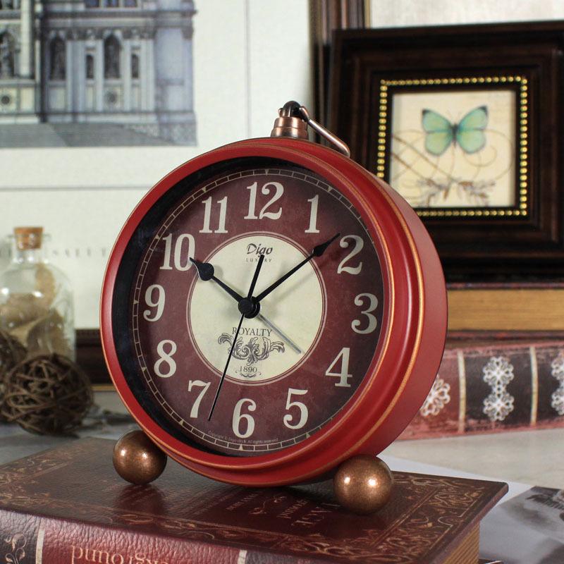 Retro Red Electronic Alarm Clock Metal 2025 New Creative Living Room Study Desktop Clock Ornaments Student Wake-up Artifact
Retro Red Electronic Alarm Clock Metal 2025 New Creative Living Room Study Desktop Clock Ornaments Student Wake-up Artifact