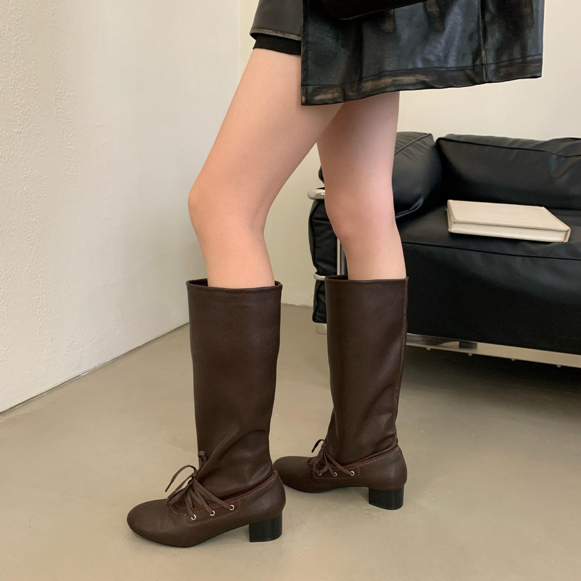 Skinny high-heeled boots 2025 autumn and winter new thick-heeled lace-up wrinkled stacked high boots women s Martin leather boots 39 коричневый
Skinny high-heeled boots 2025 autumn and winter new thick-heeled lace-up wrinkled stacked high boots women s Martin leather boots 39 коричневый