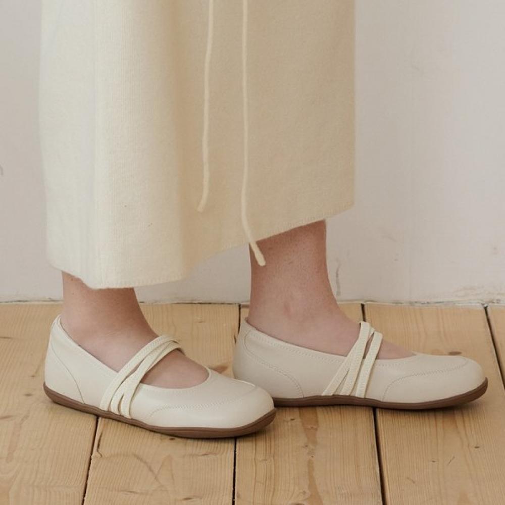 Elizabeth Stewart Leather Banding Flat Shoes Ebal167101 blacks/230
Elizabeth Stewart Leather Banding Flat Shoes Ebal167101 blacks/230