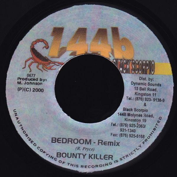 7inch Record BOUNTY KILLER - Bedroom - Remix 0677 144b Black Scor 2000 Jamaica Reggae, Ska & Dub Used
7inch Record BOUNTY KILLER - Bedroom - Remix 0677 144b Black Scor 2000 Jamaica Reggae, Ska & Dub Used