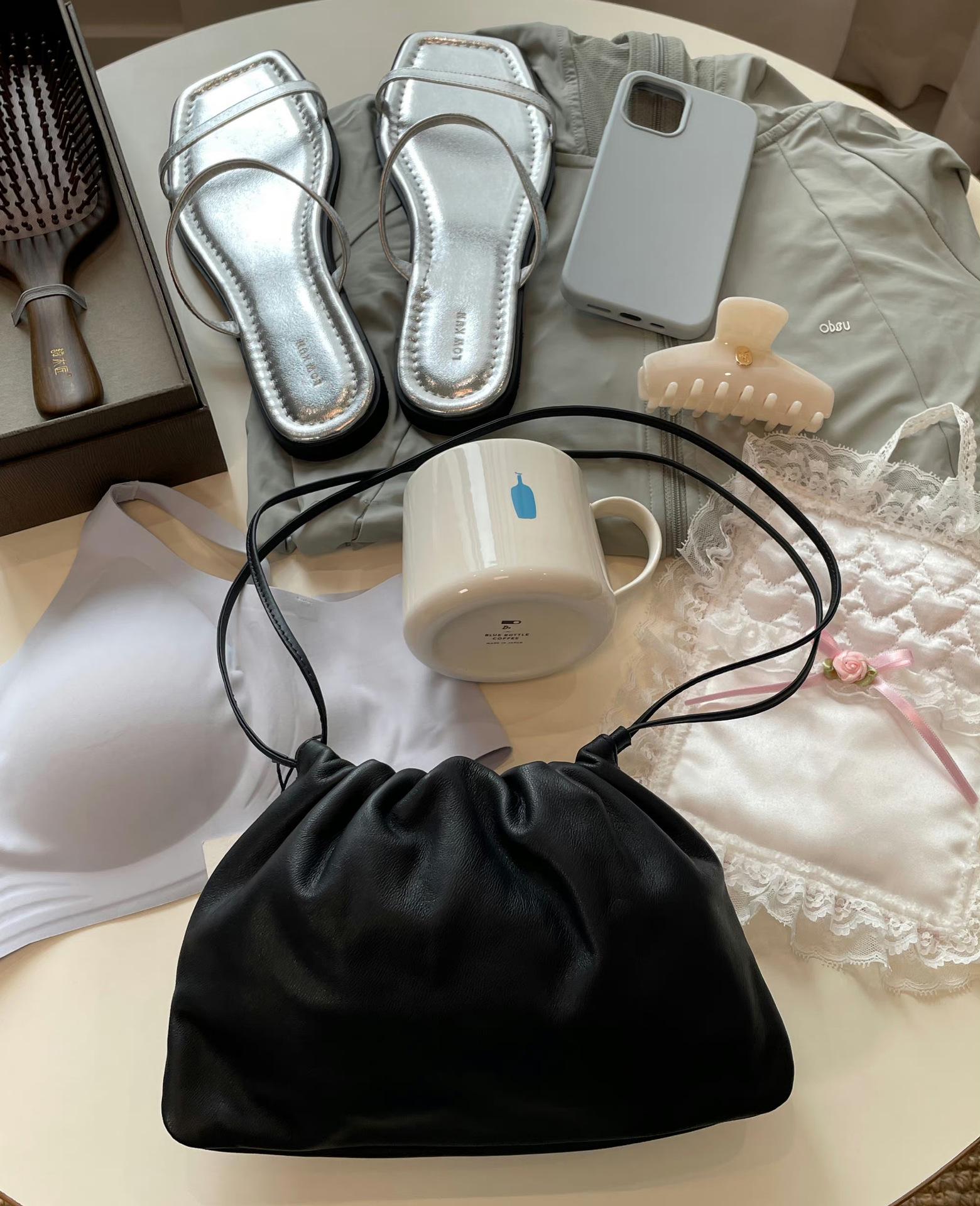 Корейская сумка из овчины Cloud под мышкой - Одноплечная сумка кроссбоди для женщин
Корейская сумка из овчины Cloud под мышкой - Одноплечная сумка кроссбоди для женщин