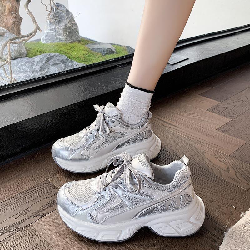 Retro dad shoes women s 2025 spring new popular small man height increase thick-soled mesh breathable casual sports shoes 35 серебряный
Retro dad shoes women s 2025 spring new popular small man height increase thick-soled mesh breathable casual sports shoes 35 серебряный