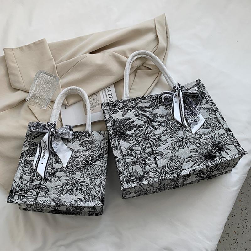 2024 Ladies Shopping Bag Women s Versatile Shoulder Bag Handbag Fashion Commuter Tote Bag Women s Student Bag Purses and Handbag
2024 Ladies Shopping Bag Women s Versatile Shoulder Bag Handbag Fashion Commuter Tote Bag Women s Student Bag Purses and Handbag