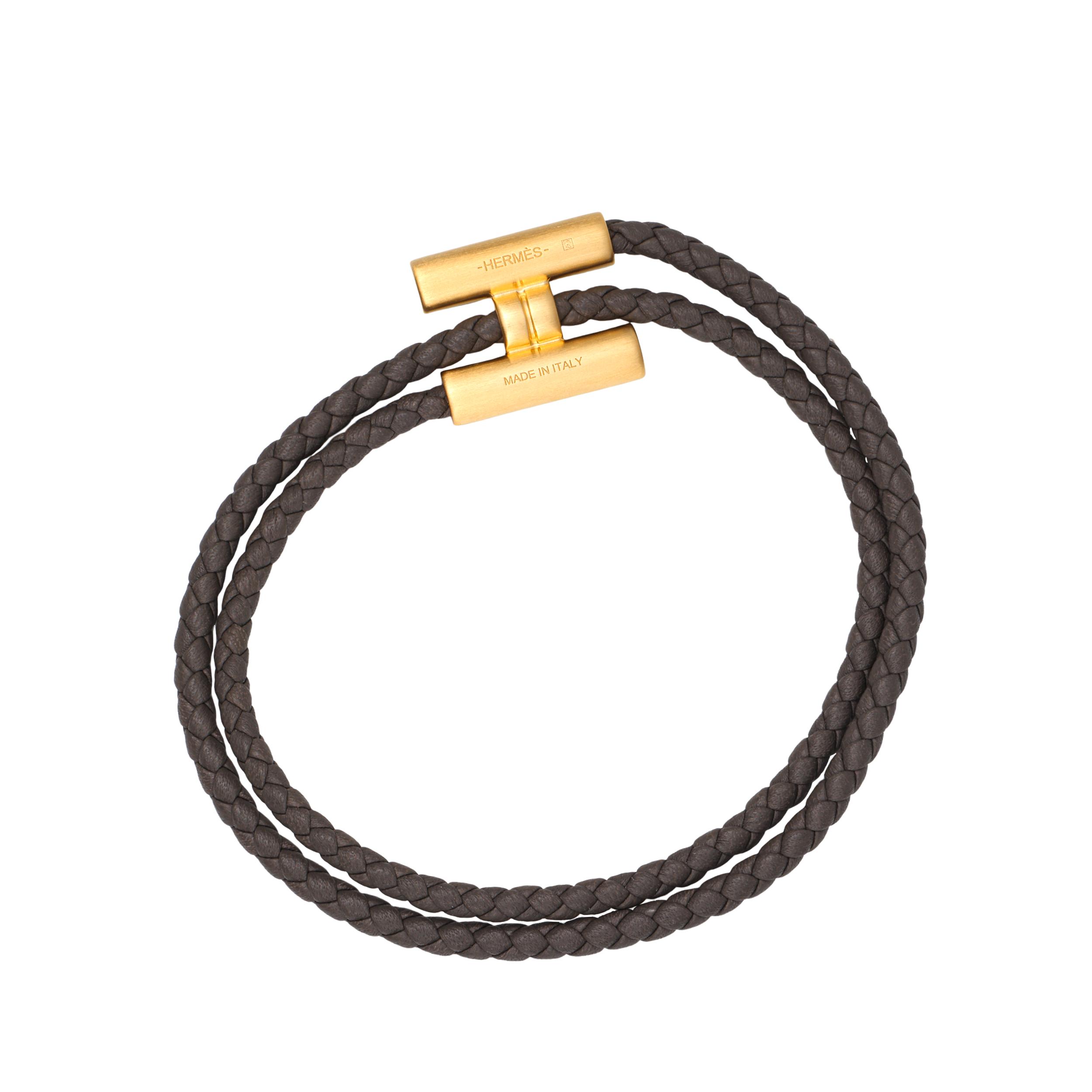 Hermes Tournis Tresse Metal Bracelet Unisex Bracelet Gray H068406FM8FT4/T5 Basic Packaging-Box+Dust Bag or Padding Board,T5
Hermes Tournis Tresse Metal Bracelet Unisex Bracelet Gray H068406FM8FT4/T5 Basic Packaging-Box+Dust Bag or Padding Board,T5