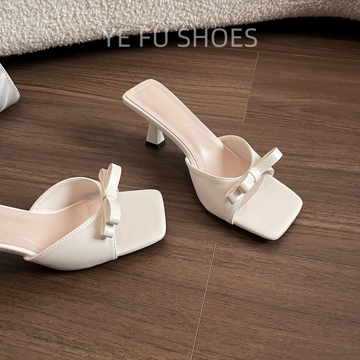 High heels, cool slippers, women s medium heel 2025 summer new bow square head, large size, fashionable outside wear 34
High heels, cool slippers, women s medium heel 2025 summer new bow square head, large size, fashionable outside wear 34