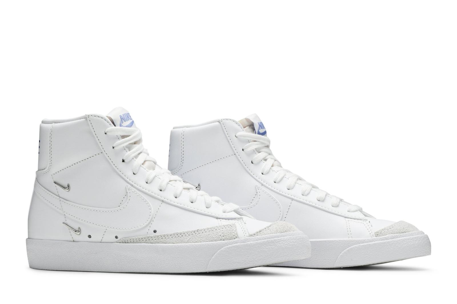 Nike Wmns Blazer Mid 77 SE Sisterhood White Metallic Silver CZ4627-100 35.5
Nike Wmns Blazer Mid 77 SE Sisterhood White Metallic Silver CZ4627-100 35.5