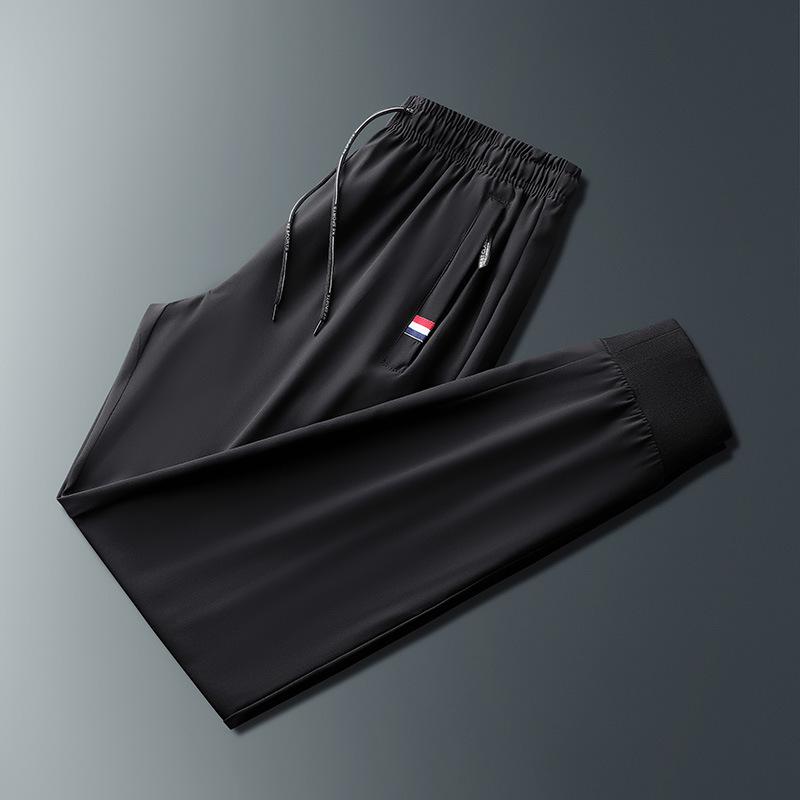 Мужские осенние спортивные повседневные дышащие брюки длиной девять точек с модным принтом логотипа M
Мужские осенние спортивные повседневные дышащие брюки длиной девять точек с модным принтом логотипа M