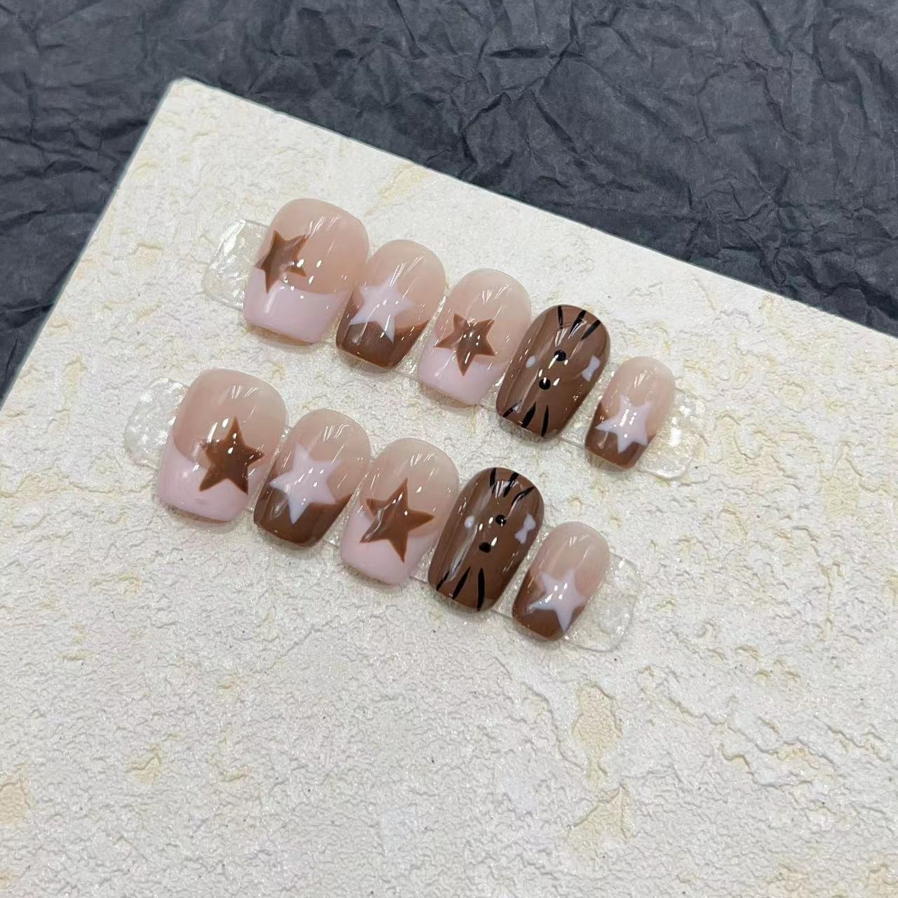 Ношение брони Ручной маникюр Готовые накладные ногти Сладкий и крутой Горячая девушка Звезда Французский Осенне-зимний Ношение брони S
Ношение брони Ручной маникюр Готовые накладные ногти Сладкий и крутой Горячая девушка Звезда Французский Осенне-зимний Ношение брони S