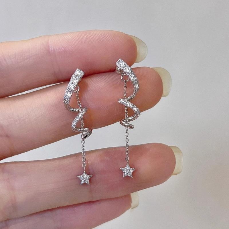 Japanese And Korean Style Fashion Simple Exquisite Snowflake Inlaid Rhinestone Earrings Ladies High Quality Charm Party Holiday
Japanese And Korean Style Fashion Simple Exquisite Snowflake Inlaid Rhinestone Earrings Ladies High Quality Charm Party Holiday
