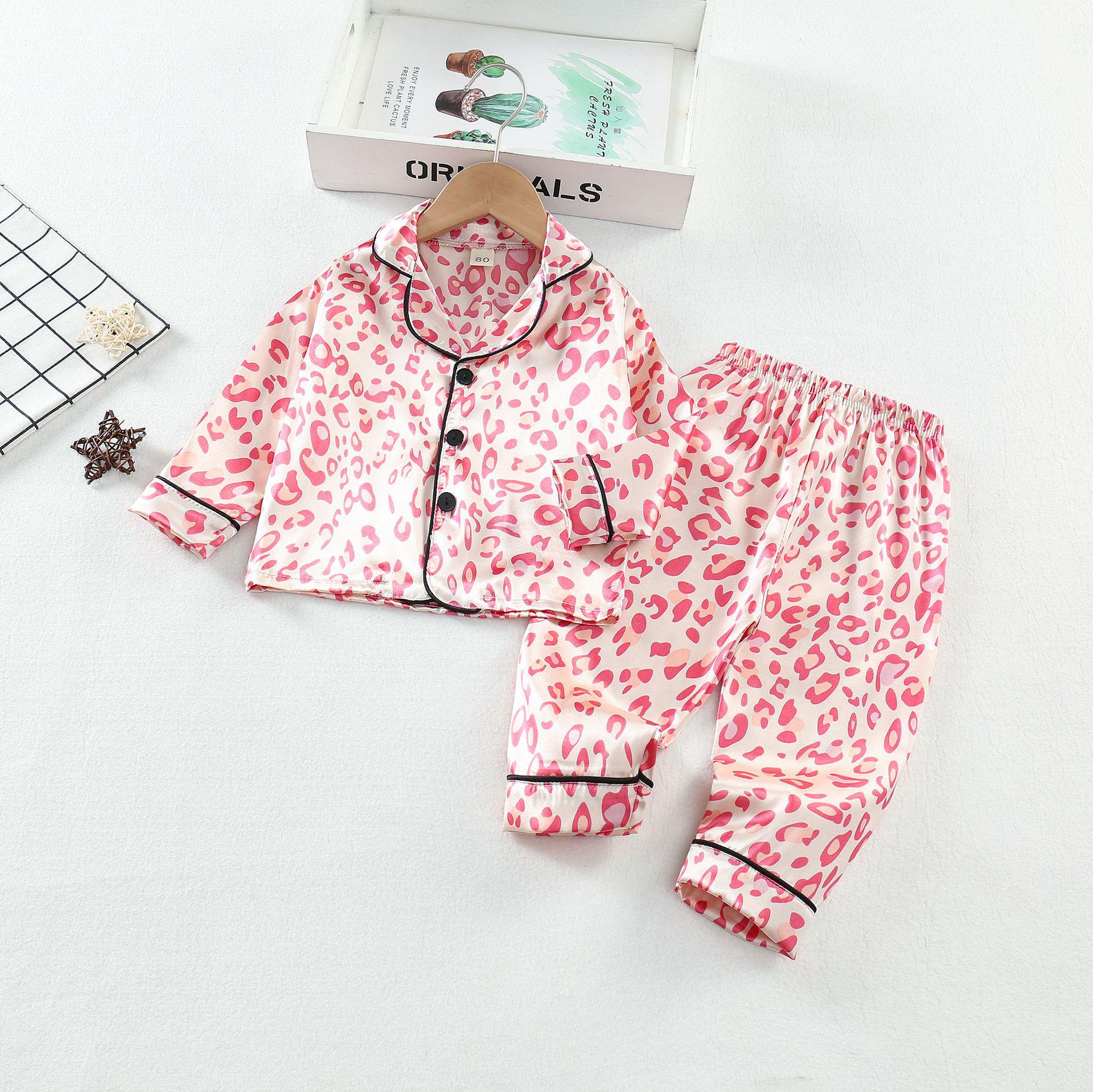 Пижама из шелка с леопардовым принтом с длинным рукавом для девочек - Легкий комплект на весну/осень/лето 80cm розовый
Пижама из шелка с леопардовым принтом с длинным рукавом для девочек - Легкий комплект на весну/осень/лето 80cm розовый