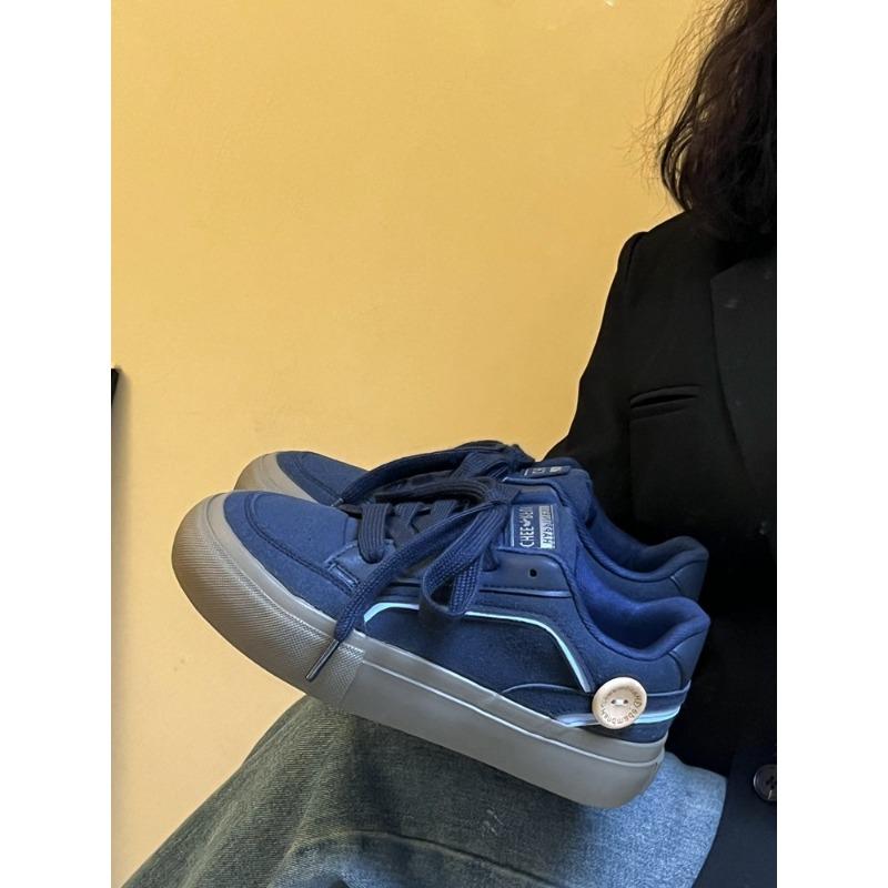 Весенние новые нишевые студенческие туфли на платформе, новая универсальная повседневная обувь, спортивные низкие кеды, трендовые туфли 40 синий
Весенние новые нишевые студенческие туфли на платформе, новая универсальная повседневная обувь, спортивные низкие кеды, трендовые туфли 40 синий