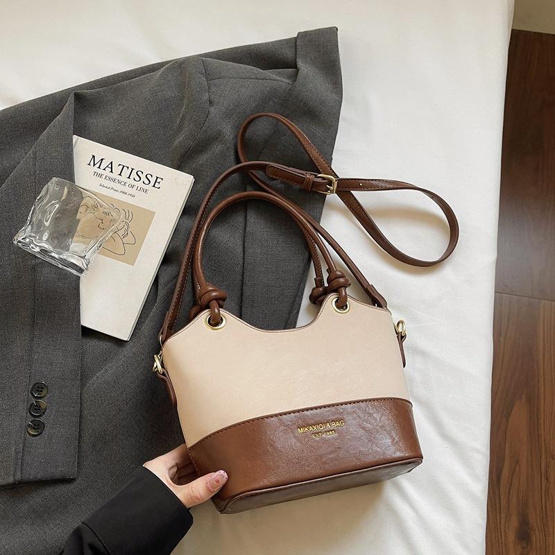 Commuting to work, handbags, women s new daily texture, one-shoulder crossbody bag, trendy texture
Commuting to work, handbags, women s new daily texture, one-shoulder crossbody bag, trendy texture