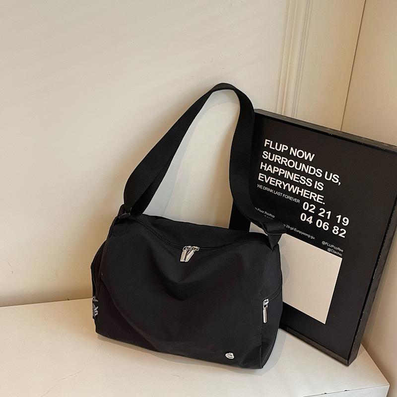 Женская сумка новая женская сумка легкий нейлон легкая повседневная сумка-мессенджер большая вместимость на плечо через плечо сумка
Женская сумка новая женская сумка легкий нейлон легкая повседневная сумка-мессенджер большая вместимость на плечо через плечо сумка