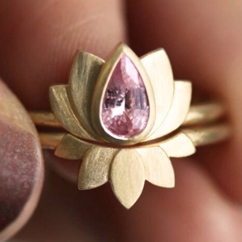 Huitan Fresh Style Lotus Shaped Women 2Pcs/Set Ring Luxury Party Daily Trendy Gold Color Accessories Zircon with Shiny Pink CZ 6
Huitan Fresh Style Lotus Shaped Women 2Pcs/Set Ring Luxury Party Daily Trendy Gold Color Accessories Zircon with Shiny Pink CZ 6