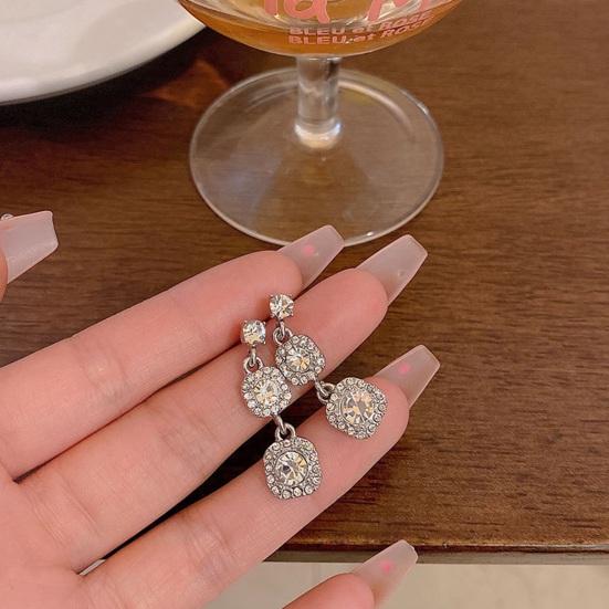 Yousheng 1 Pair Women Hanging Earrings Sparkling Cubic Zirconia Geometric Luxury Lightweight Bride Wedding Prom Party Dangle Earrings Lady Ear Jewelry серебряный
Yousheng 1 Pair Women Hanging Earrings Sparkling Cubic Zirconia Geometric Luxury Lightweight Bride Wedding Prom Party Dangle Earrings Lady Ear Jewelry серебряный