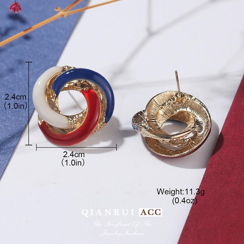 Medieval vintage contrasting irregular earrings, summer Paris theme series, fashionable and versatile new models, simple personality
Medieval vintage contrasting irregular earrings, summer Paris theme series, fashionable and versatile new models, simple personality