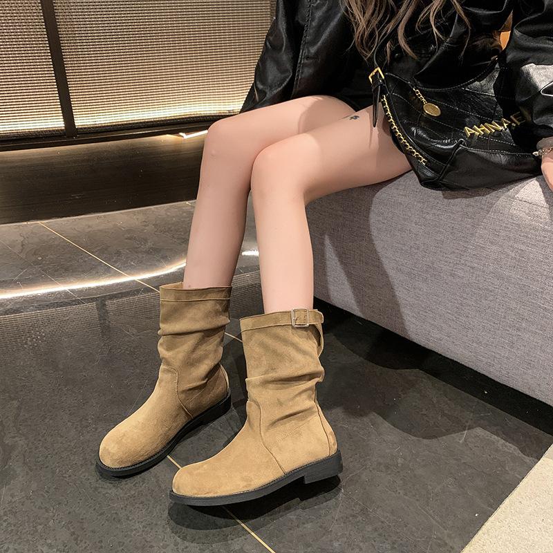 Suede retro British style versatile knight boots women s autumn 2025 new street style flat-bottomed western cowboy boots 40
Suede retro British style versatile knight boots women s autumn 2025 new street style flat-bottomed western cowboy boots 40