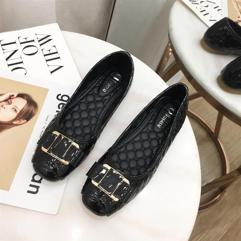 Spring and Autumn 2025 new Doudou women s shoes patent leather single shoes casual square head shoes foot flat shoes female mother shoes tide 41
Spring and Autumn 2025 new Doudou women s shoes patent leather single shoes casual square head shoes foot flat shoes female mother shoes tide 41