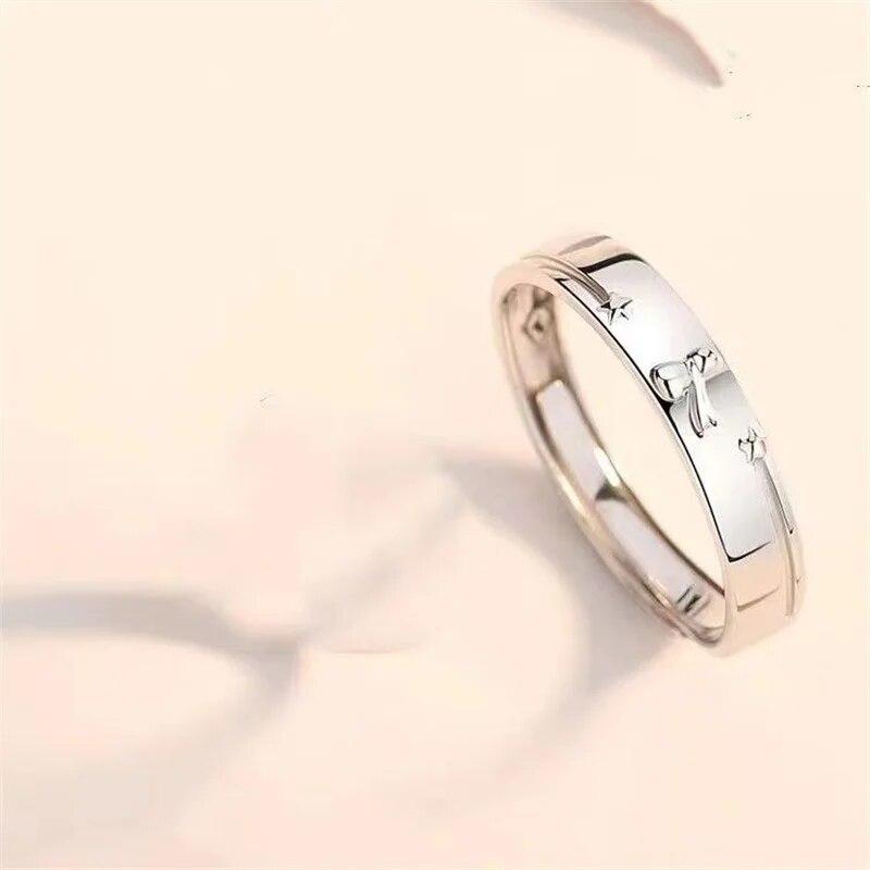 1 шт. серебряного цвета, кольца для пары «Маленький принц/Цветок розы», унисекс, романтическое открытое регулируемое кольцо для влюбленных, ювелирные изделия, подарок на день Святого Валентина resizable
1 шт. серебряного цвета, кольца для пары «Маленький принц/Цветок розы», унисекс, романтическое открытое регулируемое кольцо для влюбленных, ювелирные изделия, подарок на день Святого Валентина resizable