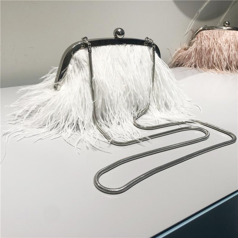 luxury Ostrich Fuax Fur Feather Wallet marry Bag Ladies Diamond Knuckle Rings Dinner messenger Party Tote Bag
luxury Ostrich Fuax Fur Feather Wallet marry Bag Ladies Diamond Knuckle Rings Dinner messenger Party Tote Bag