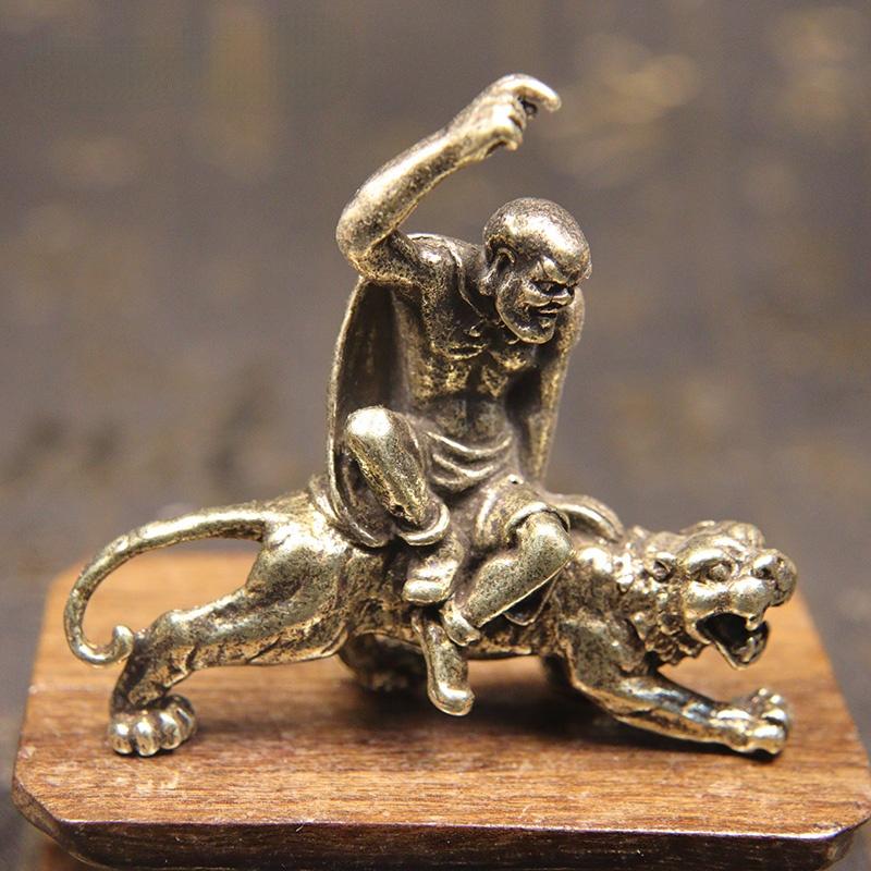 Винтаж Бронза Восемнадцать Статуя Архат Украшения Медь Майтрейя Будда Тигр Зверь Фигура Настольный ремесло Фэн-Шуй Украшения
Винтаж Бронза Восемнадцать Статуя Архат Украшения Медь Майтрейя Будда Тигр Зверь Фигура Настольный ремесло Фэн-Шуй Украшения