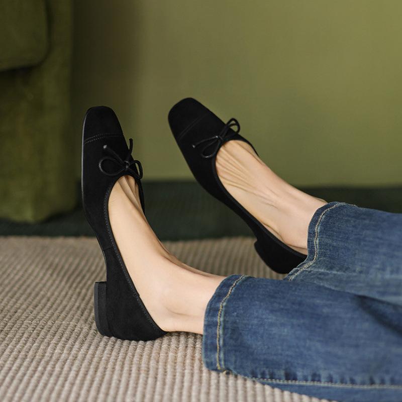 Новые туфли для ленивых на все четыре сезона, женские туфли на низком каблуке, повседневные одинарные туфли с мелким вырезом и низким верхом, с леопардовым принтом, обувь большого размера, удобная подошва из говяжьей жилы 40 чёрный
Новые туфли для ленивых на все четыре сезона, женские туфли на низком каблуке, повседневные одинарные туфли с мелким вырезом и низким верхом, с леопардовым принтом, обувь большого размера, удобная подошва из говяжьей жилы 40 чёрный