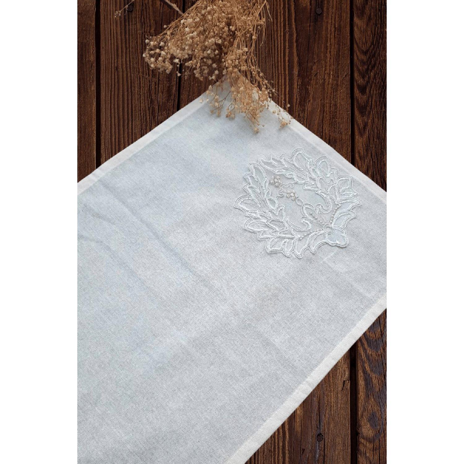 2 Guipure Laced Placemats With Spoon Holder Detail - 40x50cm - Decorative Modern Placemat бежевый
2 Guipure Laced Placemats With Spoon Holder Detail - 40x50cm - Decorative Modern Placemat бежевый