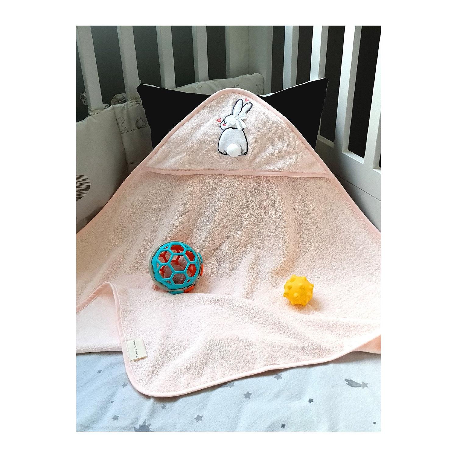 100% Cotton Pink Rabbit Pattern Embroidered Baby Towel Swaddle 75x75 Cm 0-2 Yaş рожевий
100% Cotton Pink Rabbit Pattern Embroidered Baby Towel Swaddle 75x75 Cm 0-2 Yaş рожевий