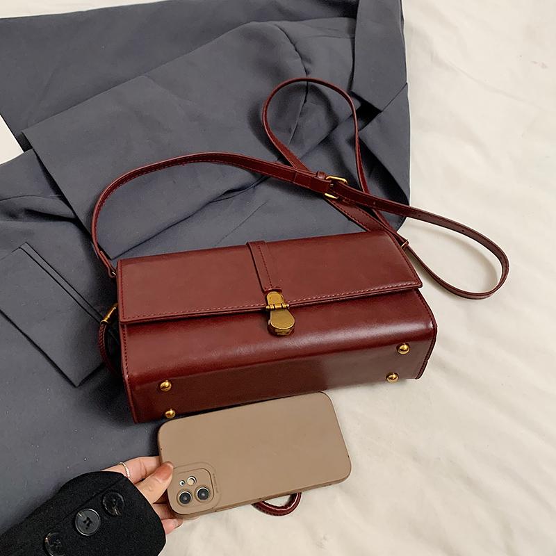 Fashion Retro Pu Leather Crossbody Bag For Women 2025 Winter Flap Messenger Bag Ladies Travel Small Shoulder Underarm Handbag 30cm)) вино красного
Fashion Retro Pu Leather Crossbody Bag For Women 2025 Winter Flap Messenger Bag Ladies Travel Small Shoulder Underarm Handbag 30cm)) вино красного