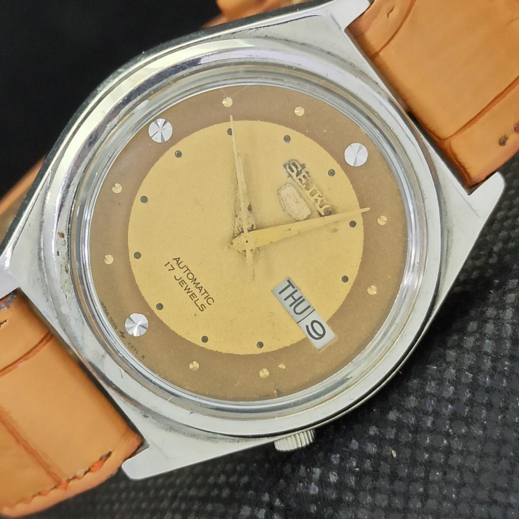USED SEIKO 5 AUTO VINTAGE JAPAN MENS D/D ORIGINAL DIAL WATCH a 534i-a282162-9 SKU534i-a282162-1
USED SEIKO 5 AUTO VINTAGE JAPAN MENS D/D ORIGINAL DIAL WATCH a 534i-a282162-9 SKU534i-a282162-1