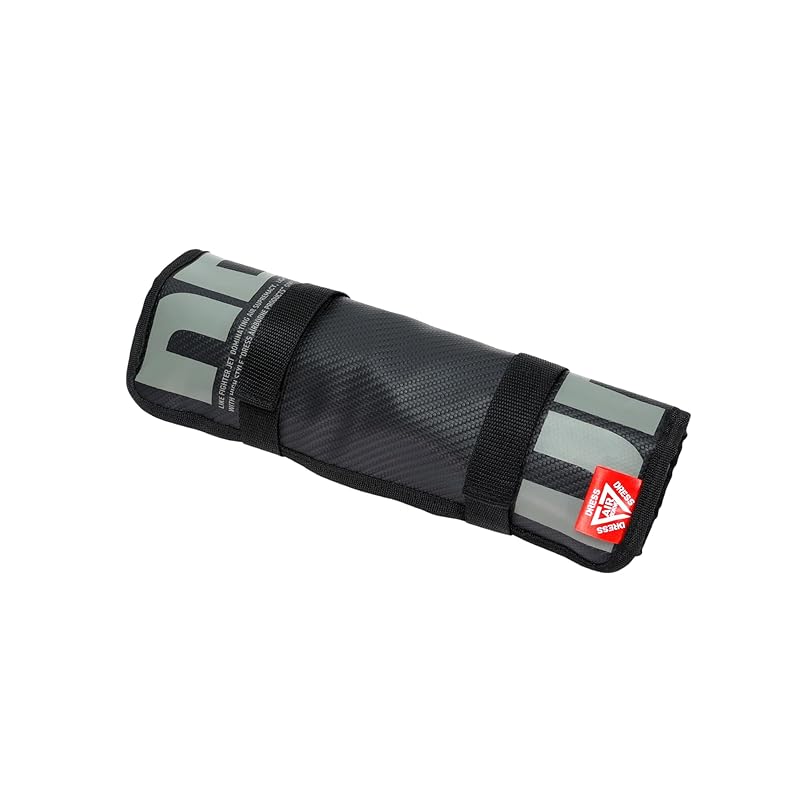 Dress roll jig bag 36cm jig 8 bottles storage Roll up and compact subdivision Organize carry boat fishing Fully washed PVC jigging tackle bag case
Dress roll jig bag 36cm jig 8 bottles storage Roll up and compact subdivision Organize carry boat fishing Fully washed PVC jigging tackle bag case